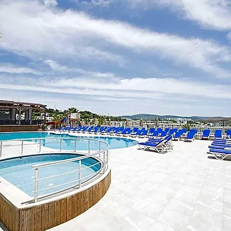 Smart Bodrum فندق غومْبيت